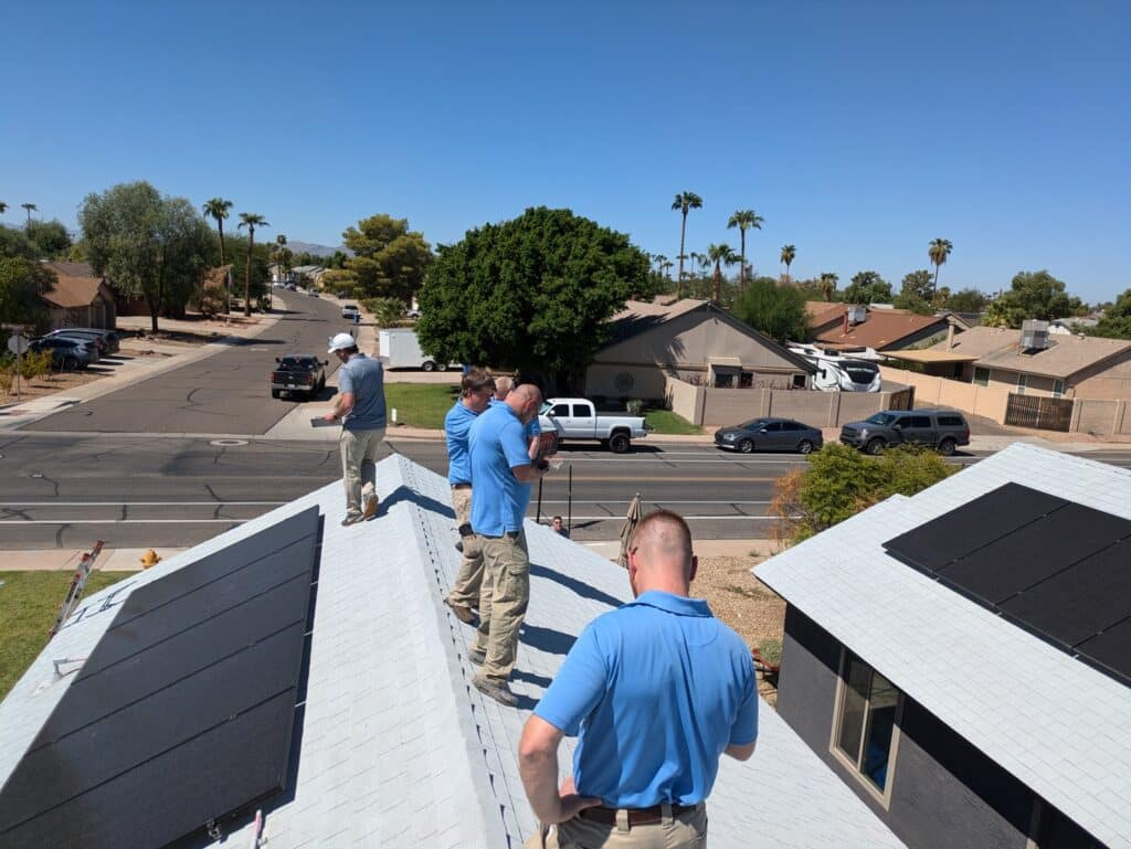 Checklist inspectors on the roof